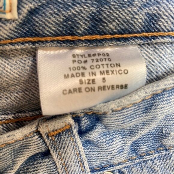 Mudd Bleached Cropped Distressed Jeans Sz 5 - Picture 7 of 7